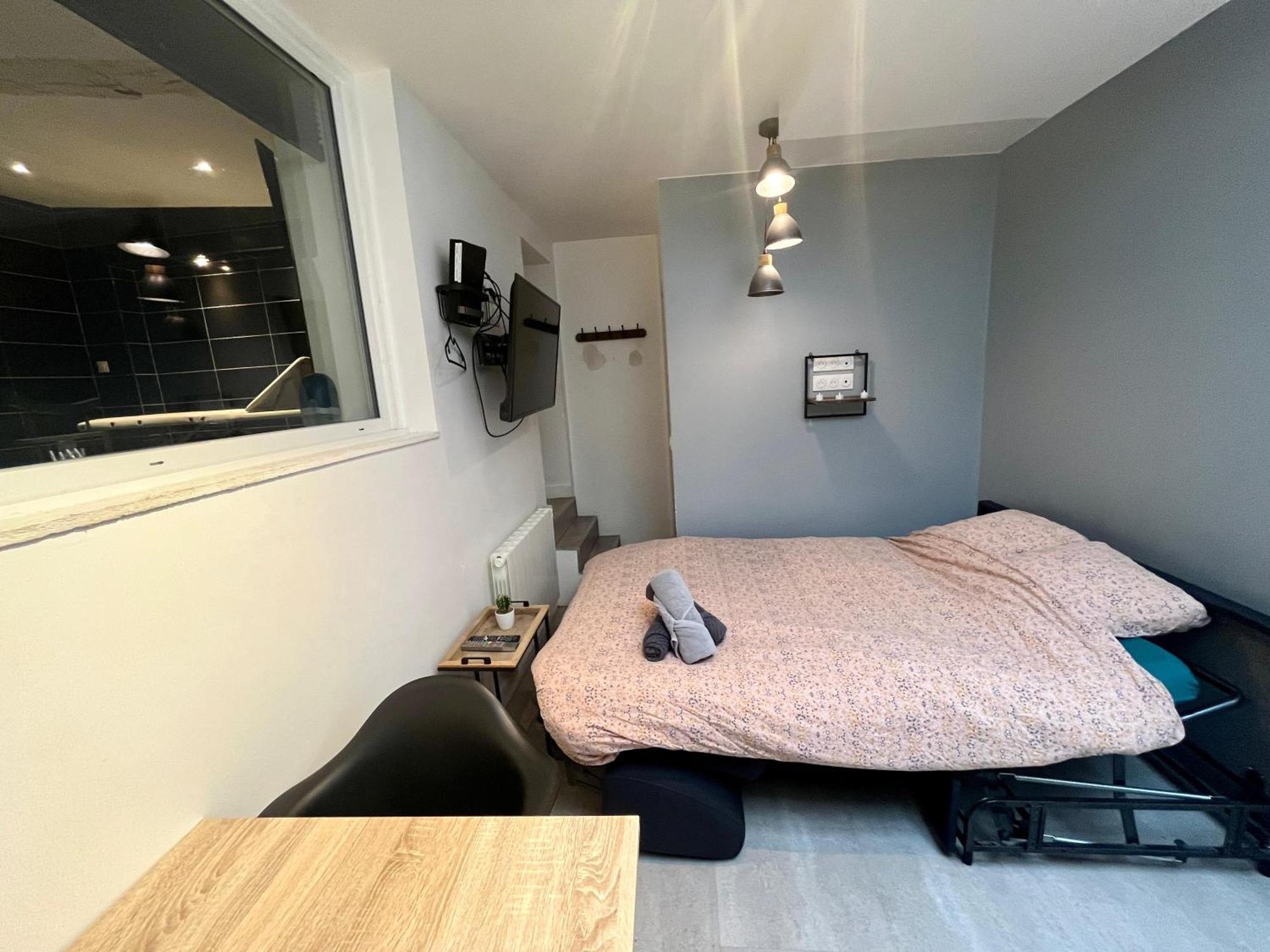 Escapade Romantique - Jacuzzi Et Parking Prive - 002 Apartment Rouen Exterior photo
